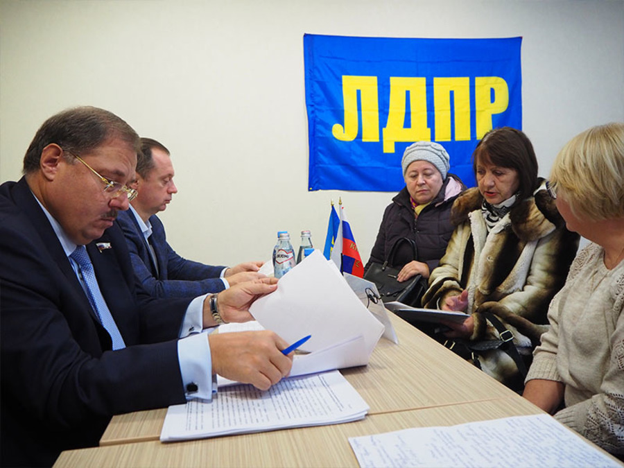 Борис Пайкин инициирует проверку по жалобам на проблемы ЖКХ в Брянской области