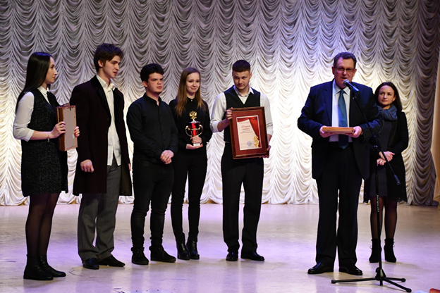 Борис Пайкин вручил специальные призы победителям фестиваля БГУ