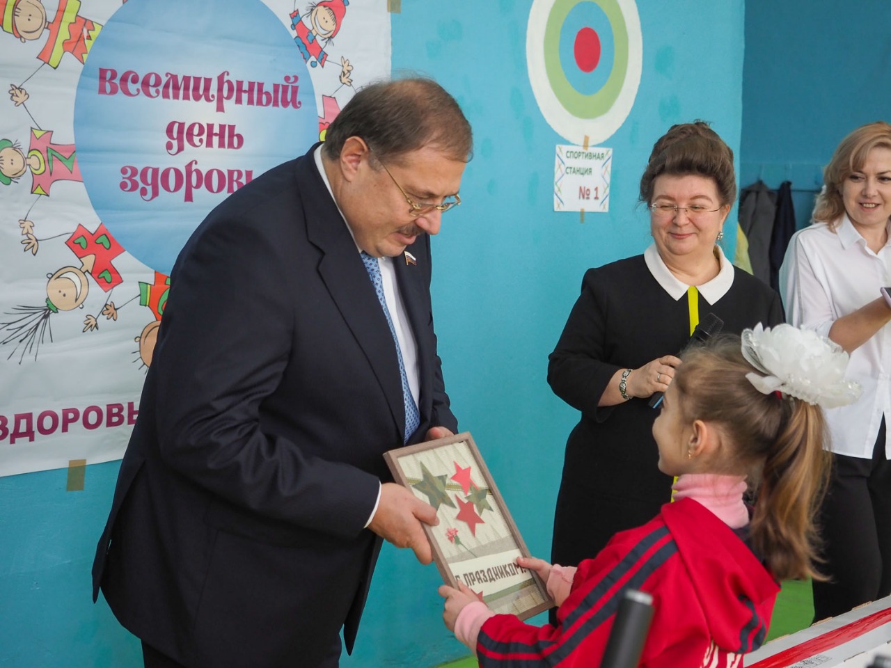 Борис Пайкин продолжает помогать коррекционной школе №37 