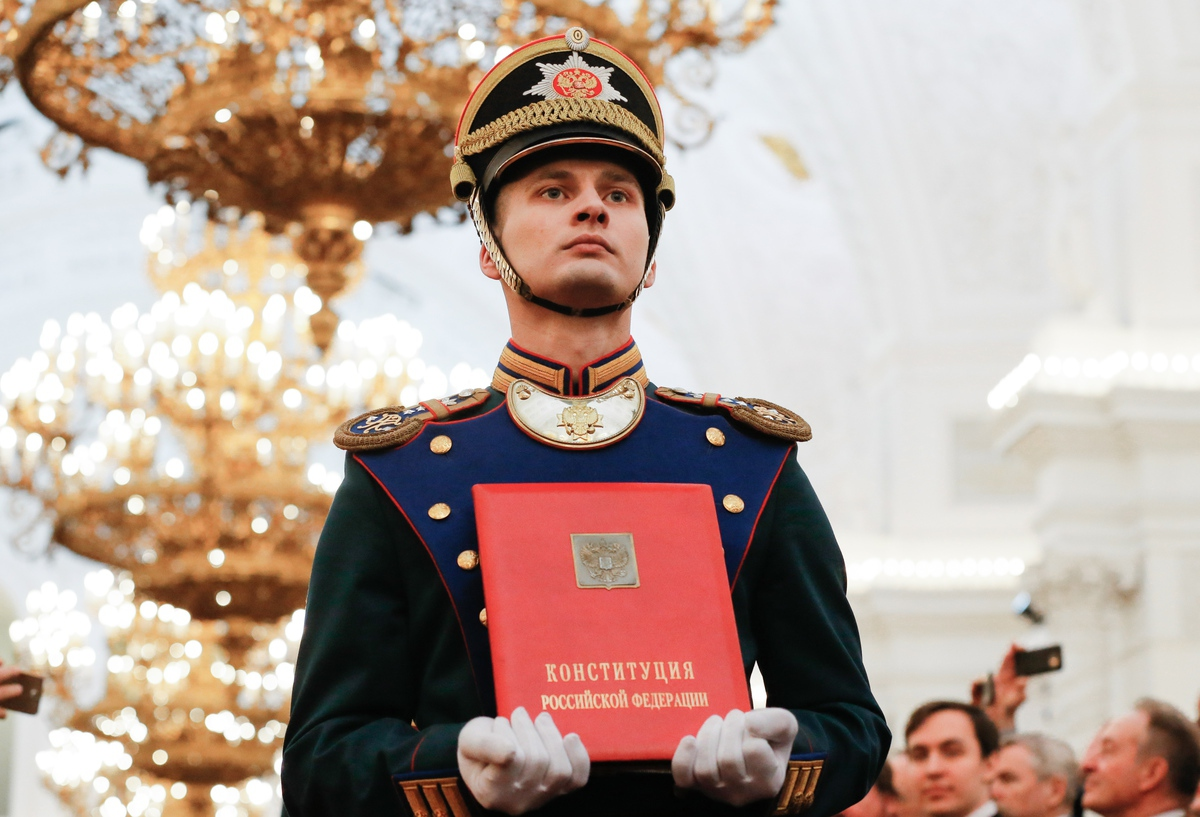 Борис Пайкин поздравляет граждан с Днём Конституции 
